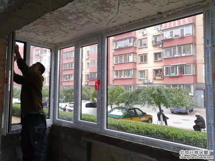 丰台靛厂路定做窗户安装实拍封阳台换卧室窗户厨卫窗户